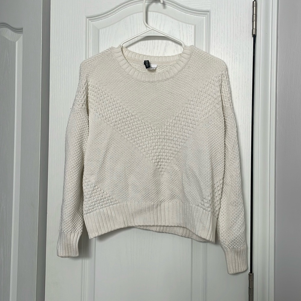 H&M White knitted sweater